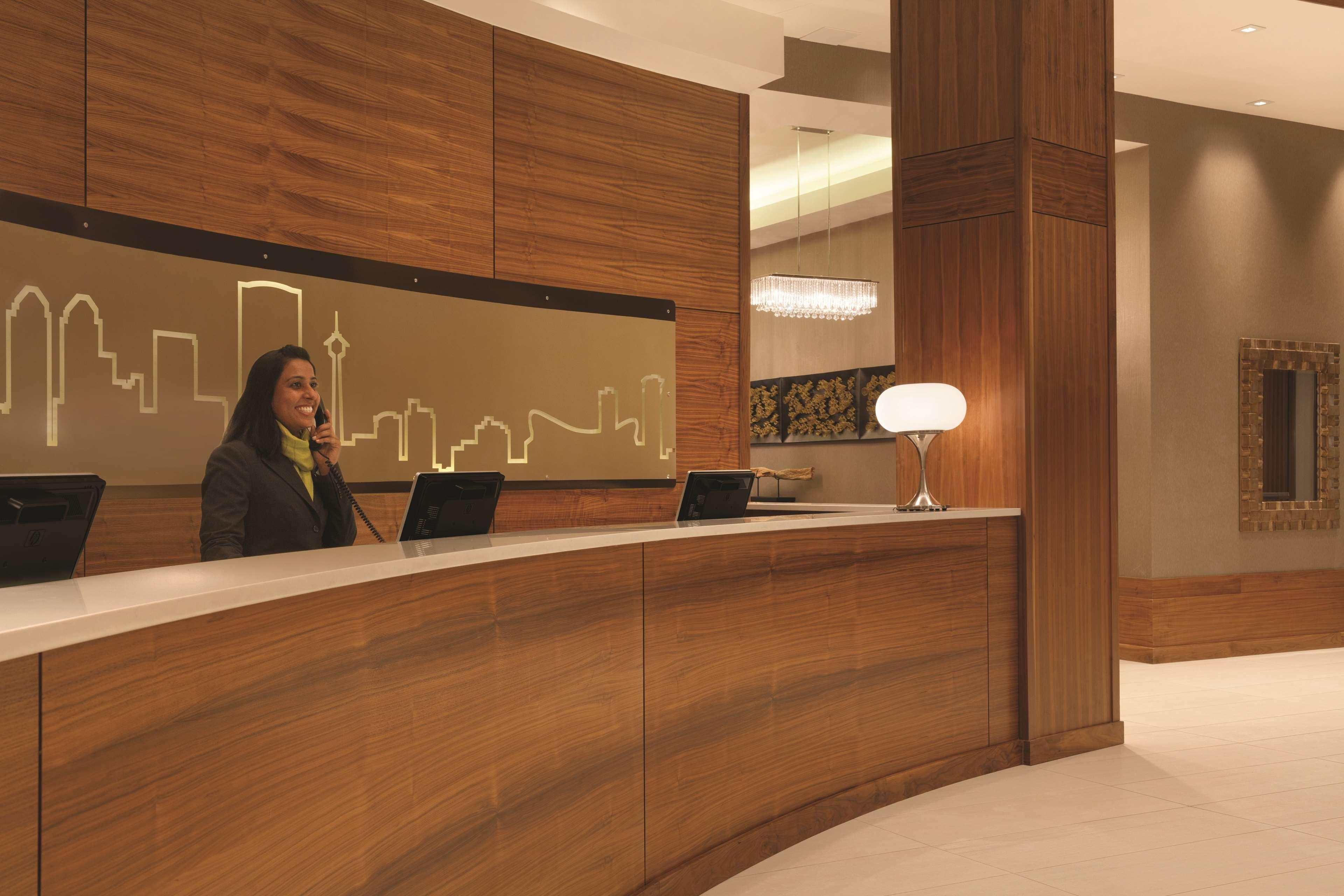 Radisson & Conference Centre Airport 4*