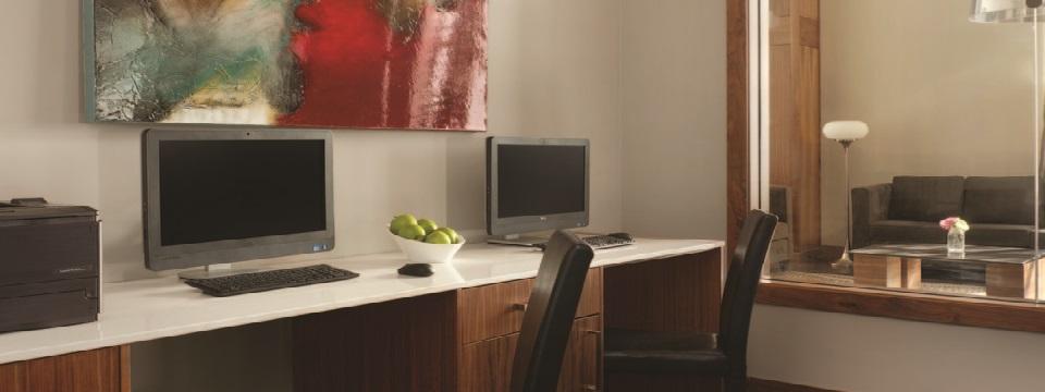 Radisson & Conference Centre Airport 4*