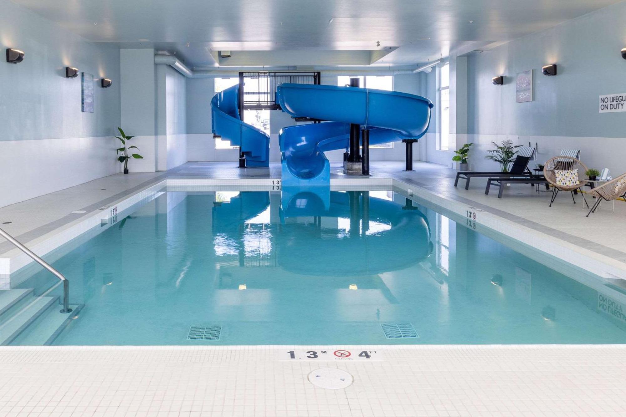 Hotel Radisson & Conference Centre Airport 4*