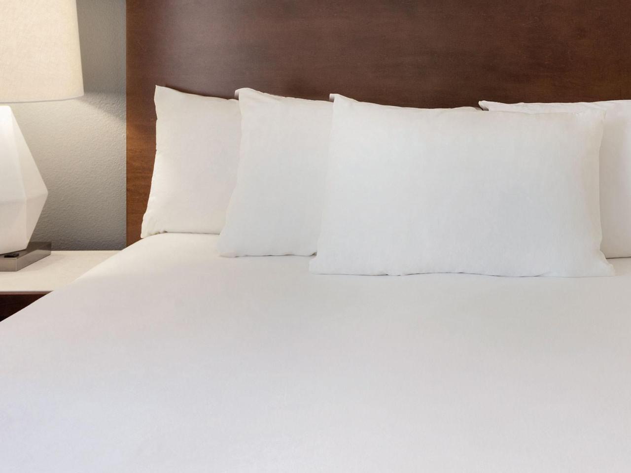 Radisson & Conference Centre Airport 4*